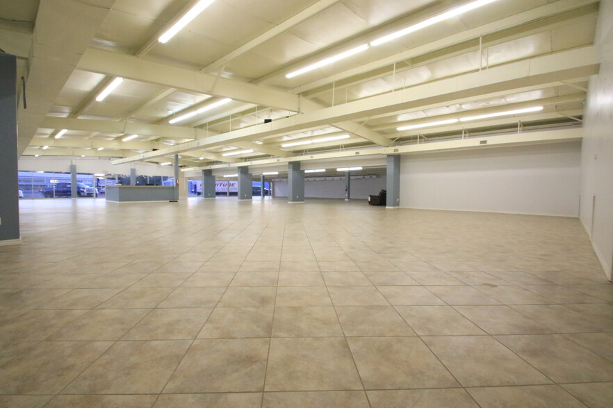 2312 Palmer Hwy, Texas City, TX for lease - Interior Photo - Image 2 of 6