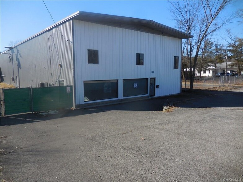 161 Temple Hill Rd, New Windsor, NY for lease - Building Photo - Image 2 of 11