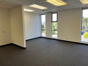 1650 S Amphlett Blvd, San Mateo, CA for lease Building Photo- Image 1 of 6