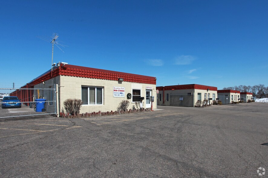 4200-4224 N 83rd Ave, Minneapolis, MN for lease - Primary Photo - Image 1 of 3