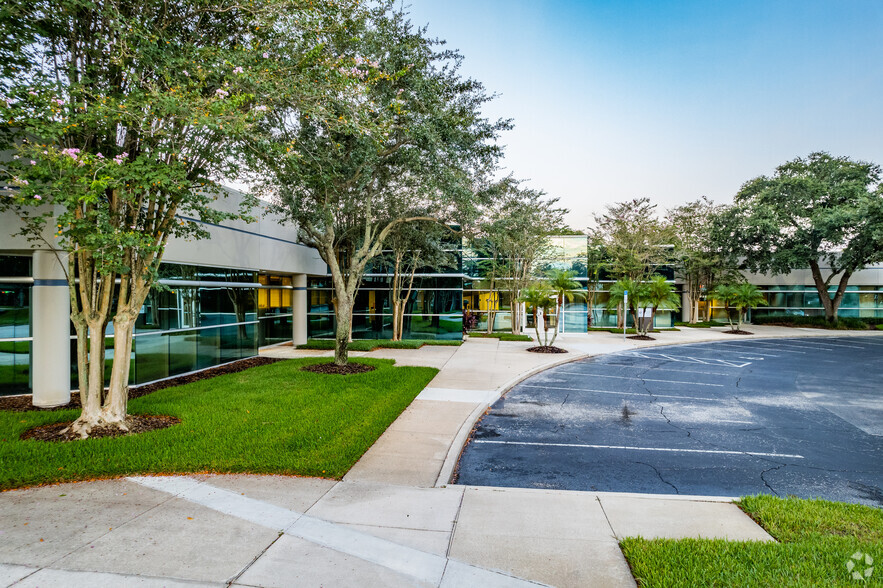 7300-7356 Greenbriar Pky, Orlando, FL for lease - Building Photo - Image 2 of 7