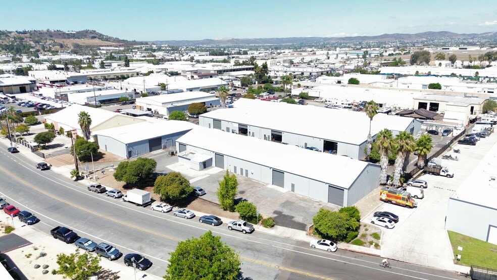 420 Vernon Way, El Cajon, CA for lease - Building Photo - Image 1 of 3