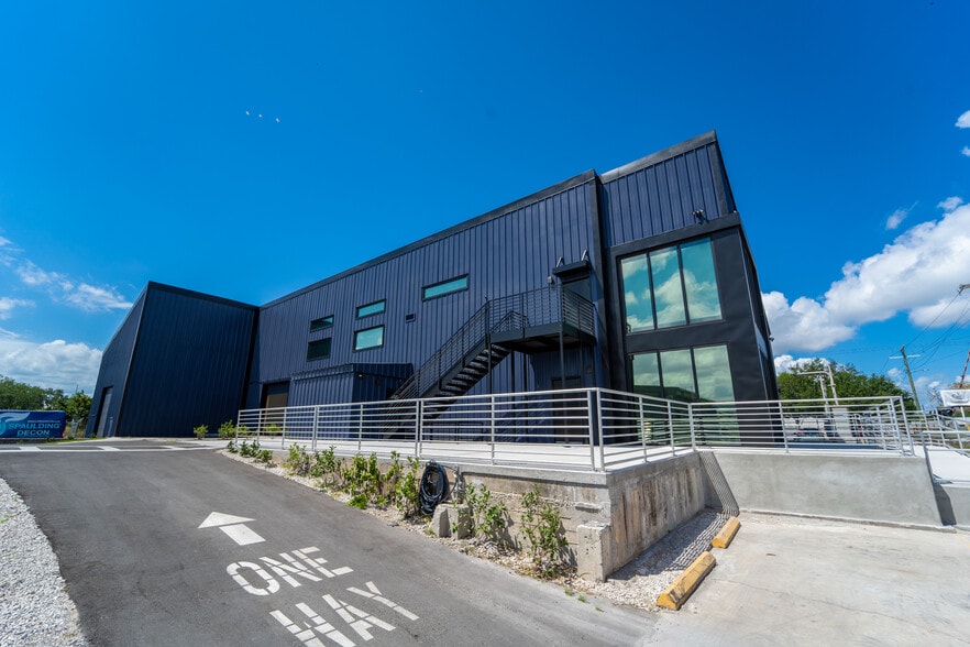 3605-3615 E. 7TH AVENUE portfolio of 4 properties for sale on LoopNet.com - Primary Photo - Image 2 of 4