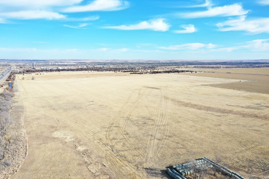 East State Farm Road, North Platte, NE for sale - Building Photo - Image 3 of 11