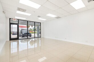 4901-4919 S Dixie Hwy, West Palm Beach, FL for lease Interior Photo- Image 2 of 12