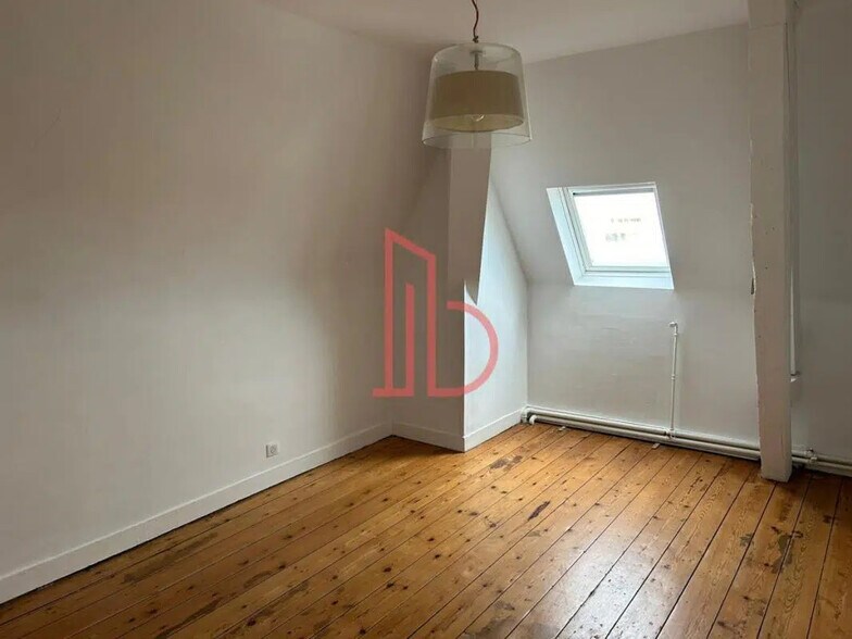 Office in Bordeaux for lease - Interior Photo - Image 3 of 9