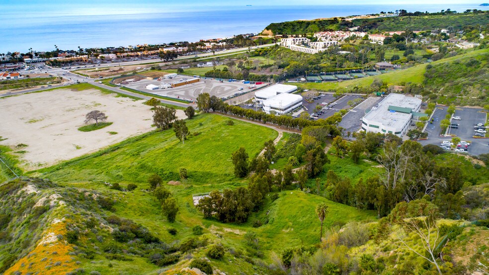 23801 Stuart Ranch Rd, Malibu, CA for sale - Primary Photo - Image 1 of 1