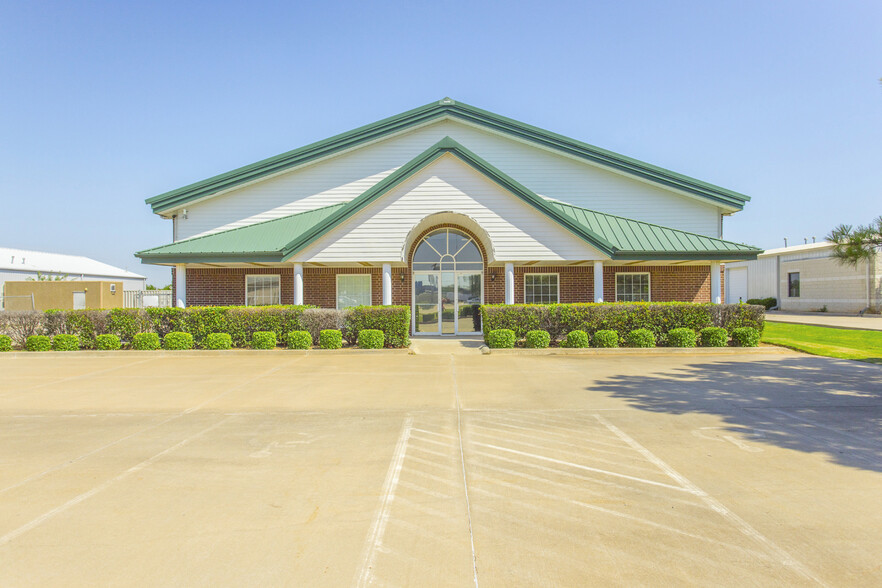 555 Enterprise Dr, Edmond, OK for sale - Building Photo - Image 1 of 1