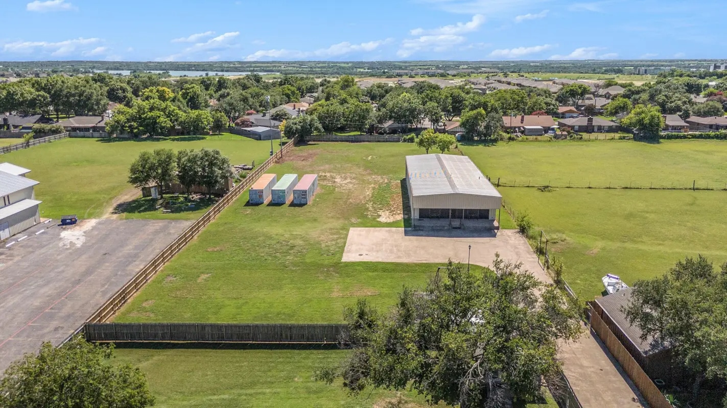 124 S Nolan River Rd, Cleburne, TX for lease Primary Photo- Image 1 of 26