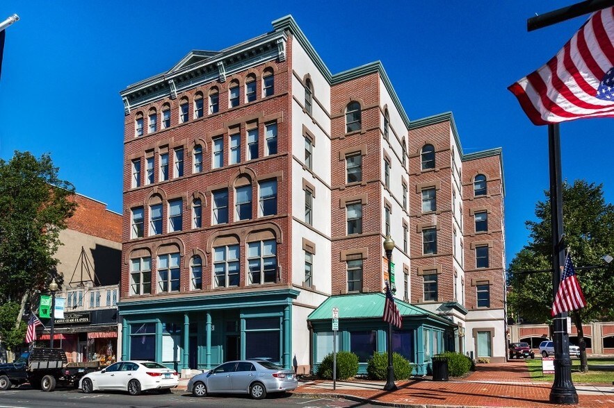 53-55 W Main St, Meriden, CT for sale - Building Photo - Image 1 of 1