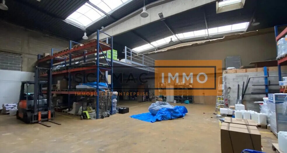 Flex in  for sale - Building Photo - Image 1 of 7