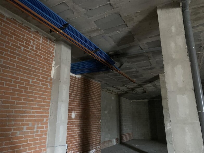 Retail in Ávila for sale - Building Photo - Image 3 of 11