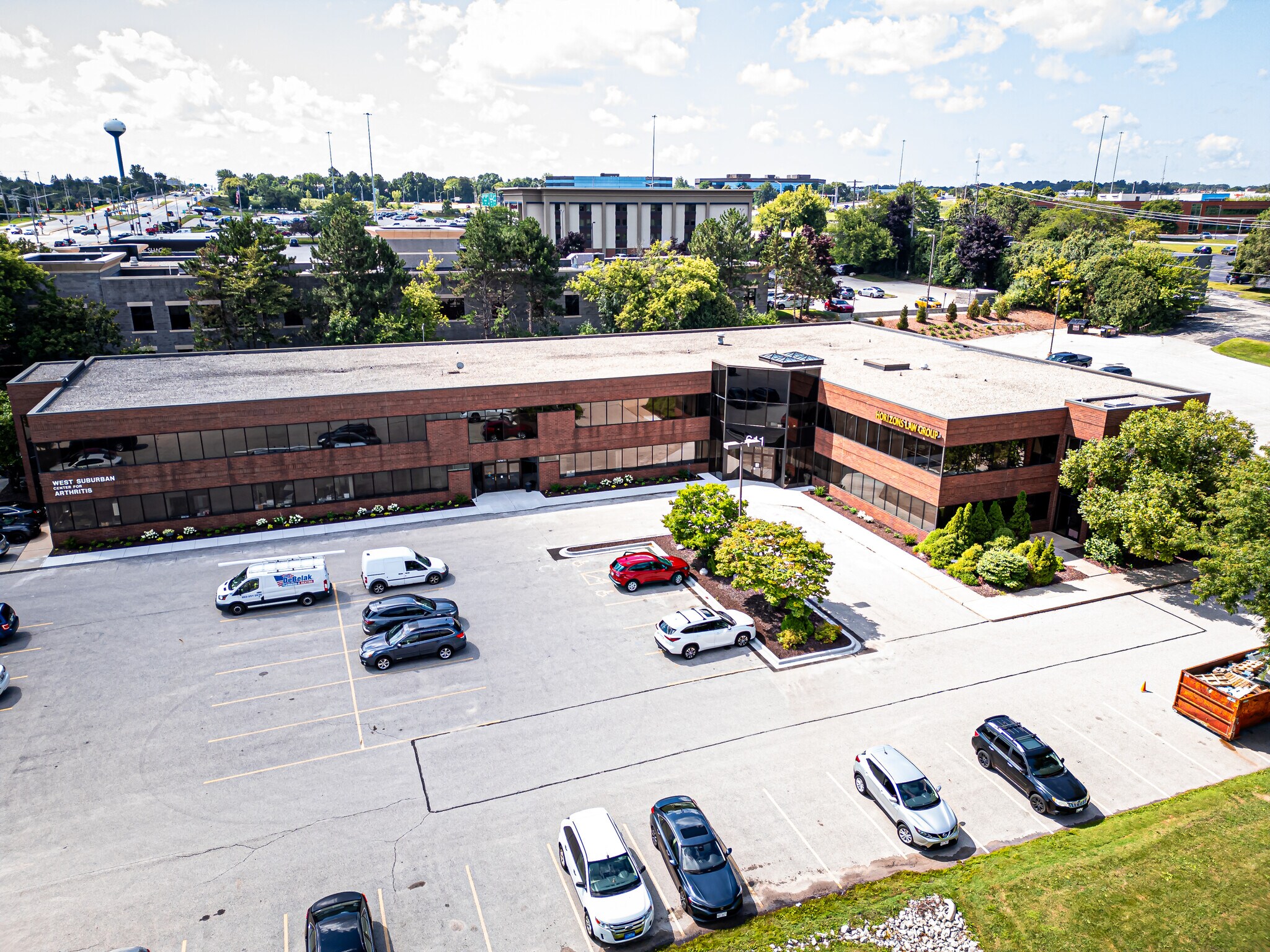 601-611 N Barker Rd, Brookfield, WI for lease Building Photo- Image 1 of 8