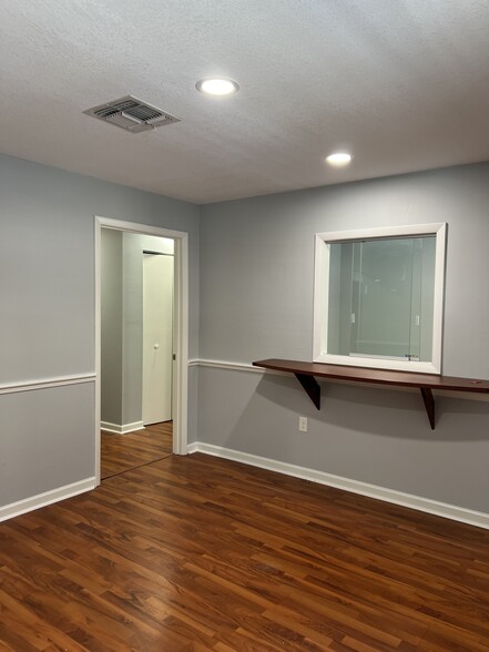 1501 S Pinellas Ave, Tarpon Springs, FL for lease - Interior Photo - Image 2 of 15