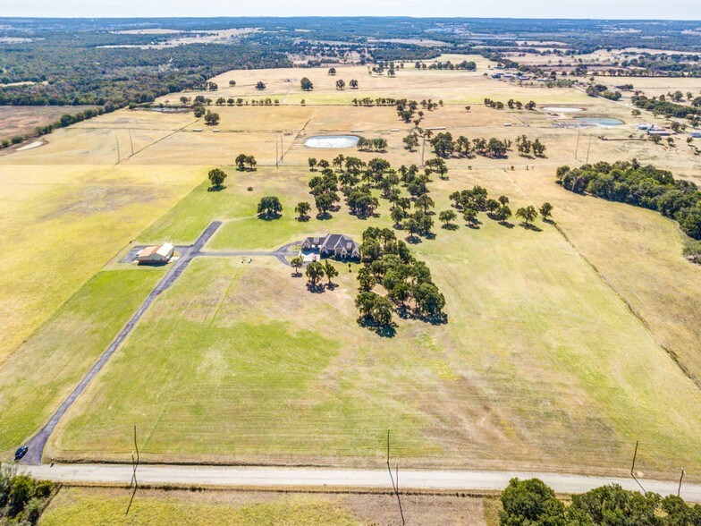 2523 County Road 3838, Bridgeport, TX for sale - Primary Photo - Image 1 of 1