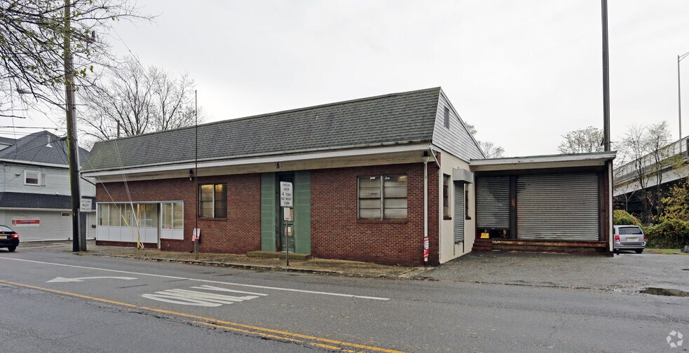 153 Main St, East Brunswick, NJ 08816