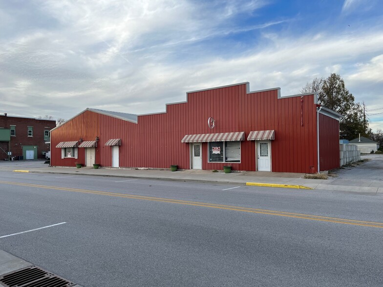 204 E Third St, Brookston, IN for lease - Building Photo - Image 1 of 11