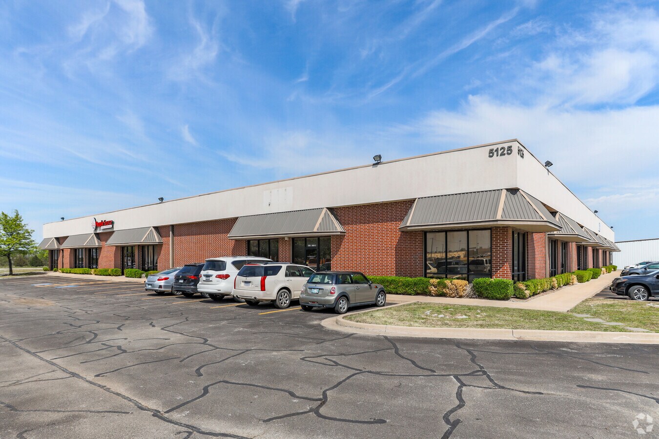 5125 S Rd, Tulsa, OK 74146