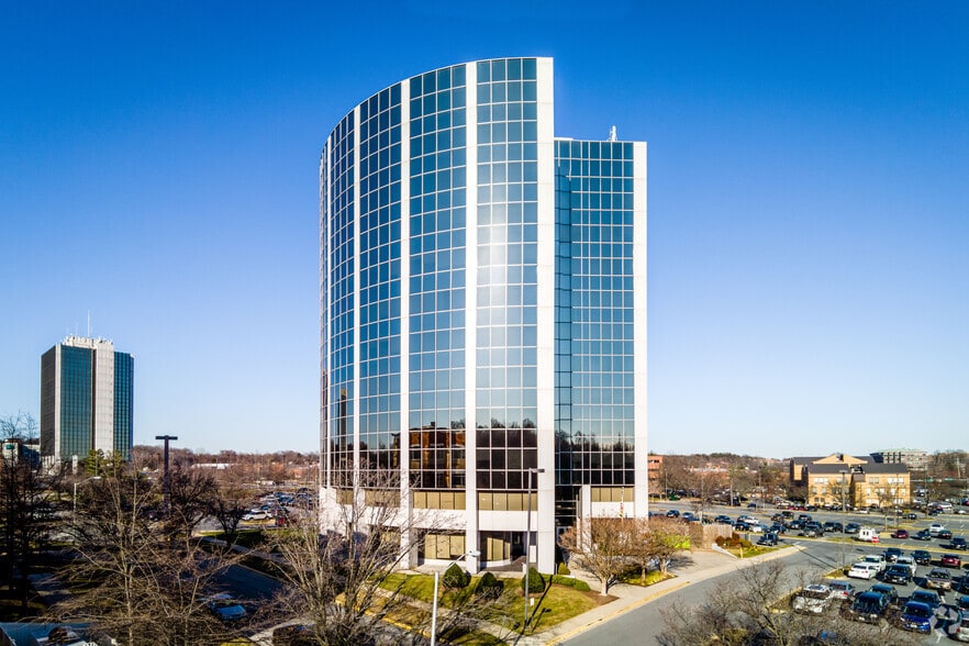 7501 Greenway Center Dr, Greenbelt, MD for lease - Building Photo - Image 2 of 11