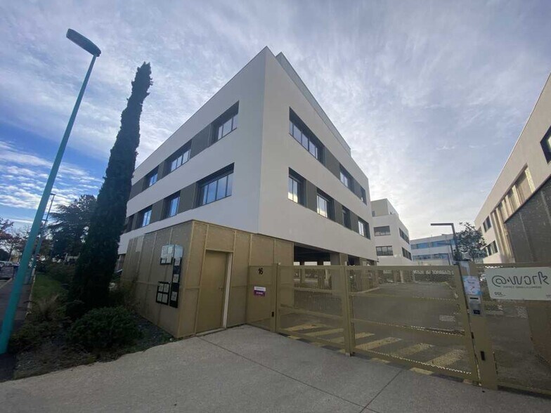 Office in Dardilly for lease - Building Photo - Image 2 of 13