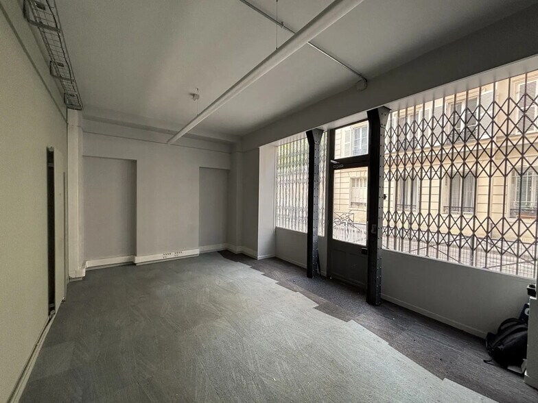 15 Rue Fondary, Paris for lease - Interior Photo - Image 3 of 15