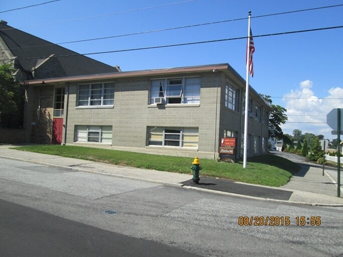 131 Ocean Ave, Cranston, RI for sale Primary Photo- Image 1 of 1