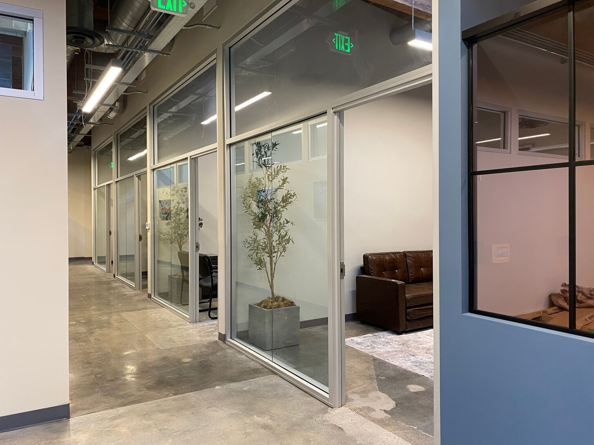 525 Colorado Ave, Santa Monica, CA for lease Interior Photo- Image 1 of 17