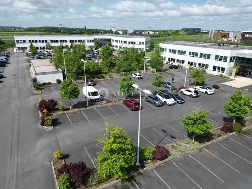 Office in Bourges for lease - Building Photo - Image 1 of 12