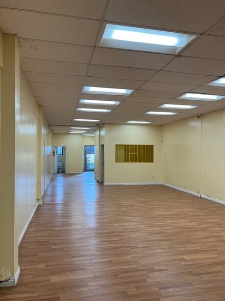 4074 Crenshaw, Los Angeles, CA for lease - Interior Photo - Image 2 of 7