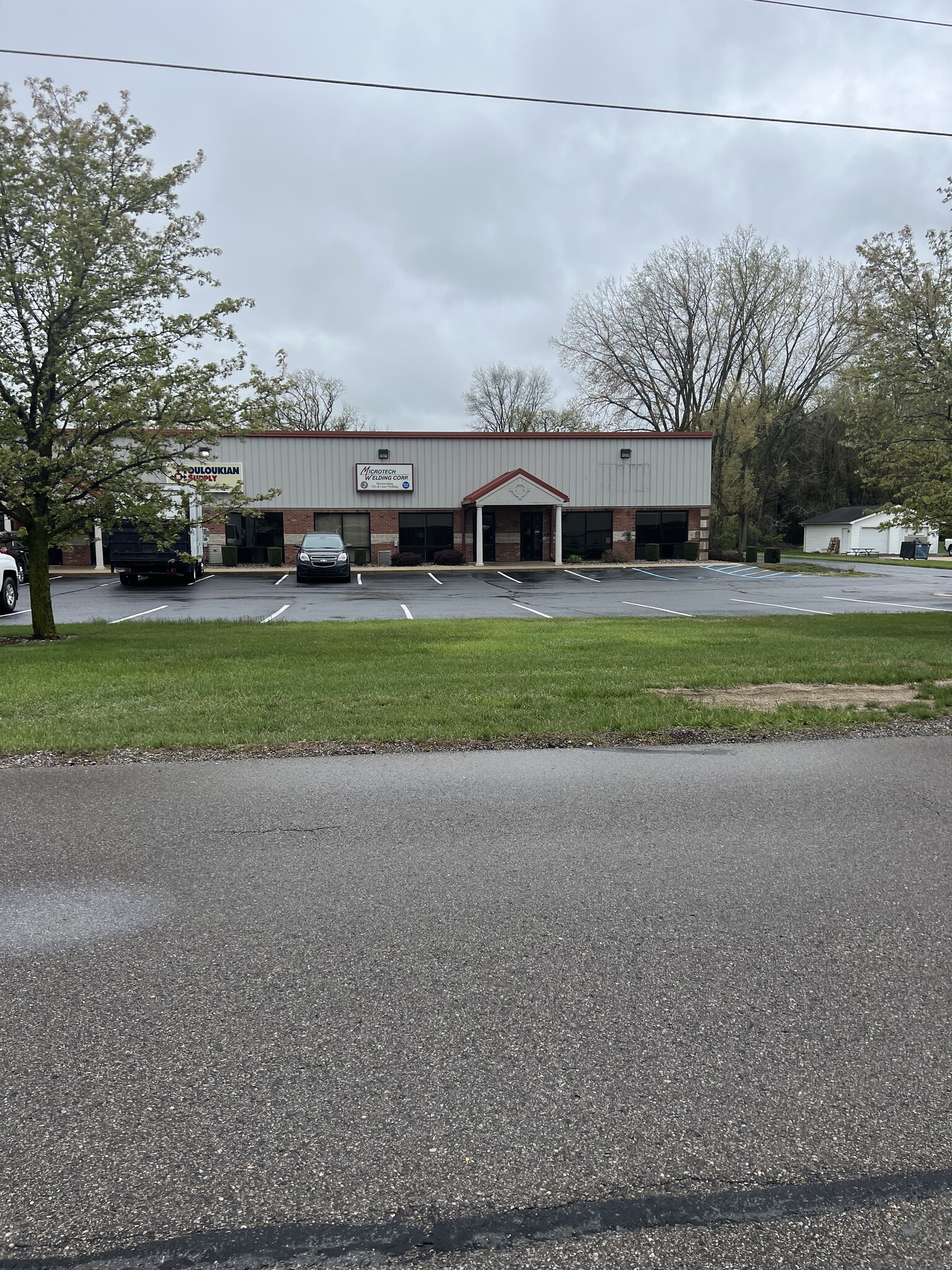 265 E Bell Dr, Warsaw, IN for lease Building Photo- Image 1 of 20