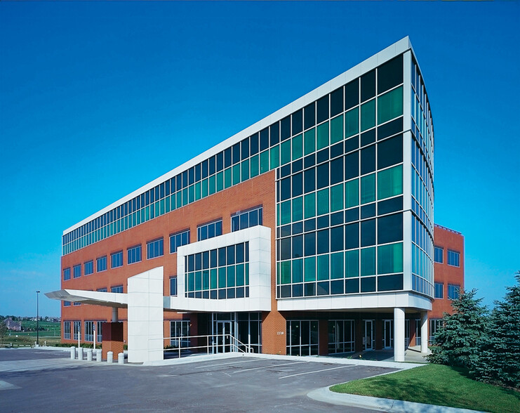 13710 FNB Pky, Omaha, NE for lease - Building Photo - Image 1 of 13