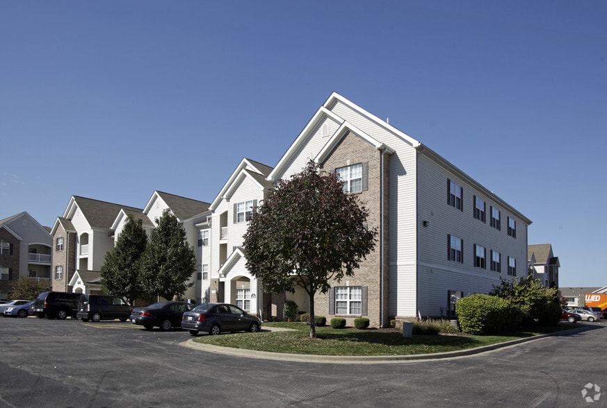 1200 Greenfield Pl, O'Fallon, IL for sale - Building Photo - Image 3 of 90