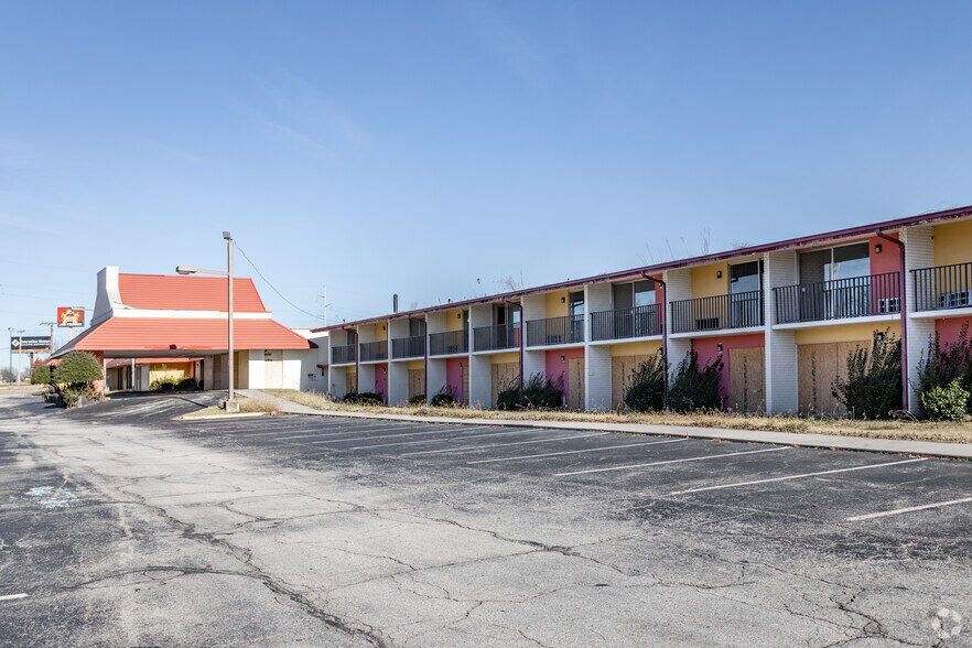 11620 E Skelly Dr, Tulsa, OK 74128