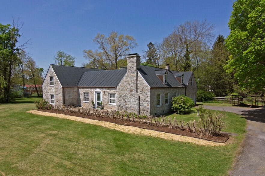 8789 Seneca Trail South, Ronceverte, WV for sale - Building Photo - Image 2 of 61