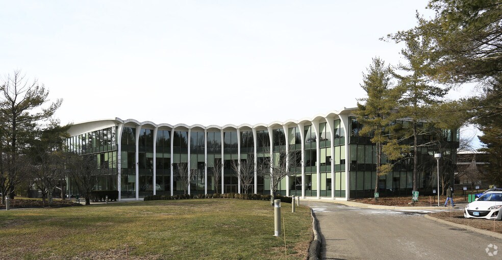 4 High Ridge Park, Stamford, CT for sale - Building Photo - Image 1 of 1