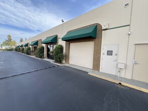 6430 Variel Ave, Woodland Hills, CA for lease Building Photo- Image 1 of 7