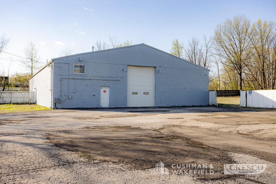 16514 Broadway Ave, Maple Heights, OH for sale - Building Photo - Image 1 of 9