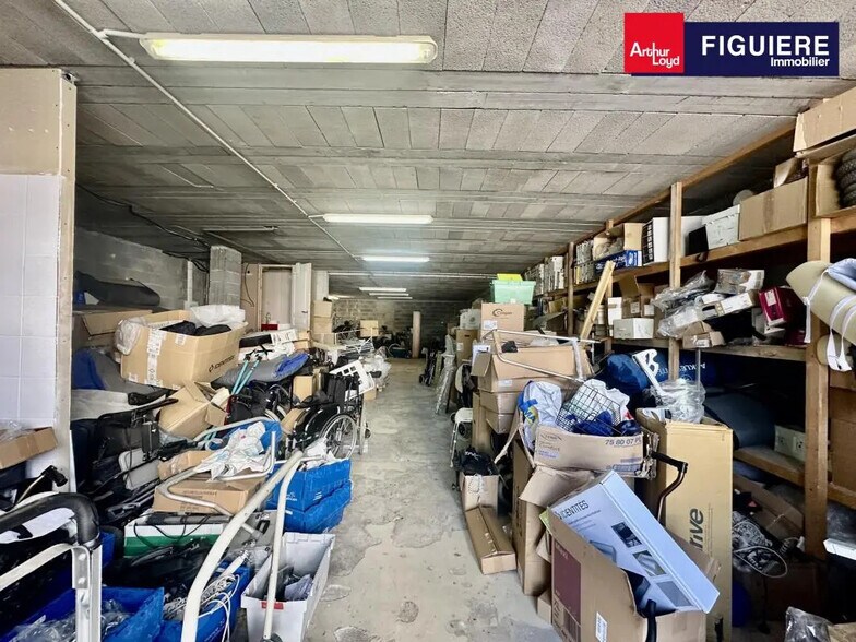 16 Rue Des Piboules, Venelles for lease - Interior Photo - Image 3 of 4