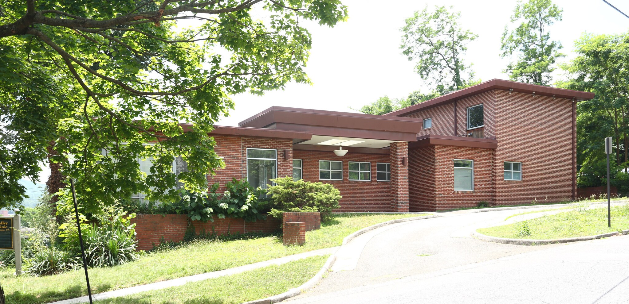 1603 Franklin Rd SW, Roanoke, VA for sale Primary Photo- Image 1 of 1