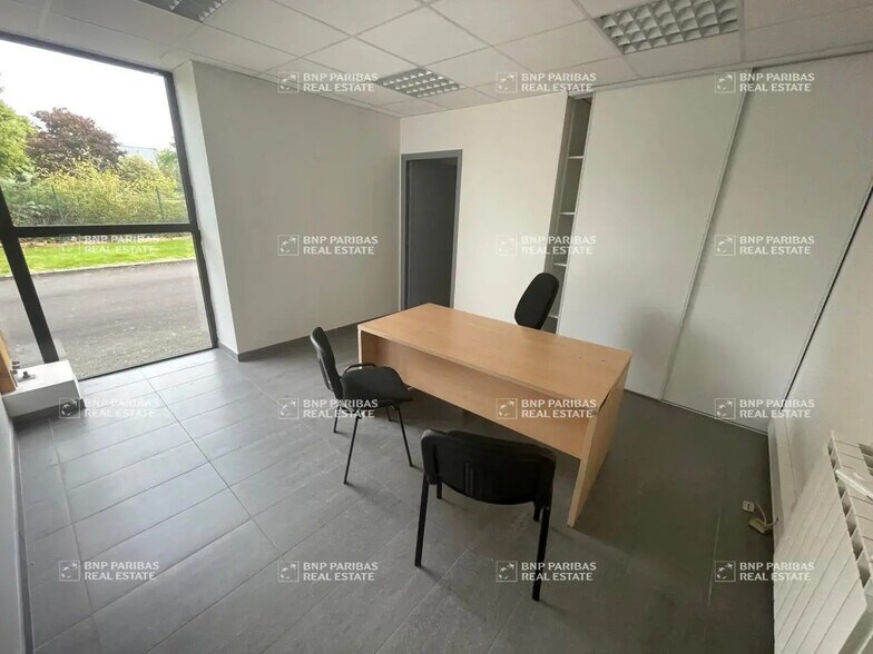 Flex in Thorigné-Fouillard for lease - Interior Photo - Image 1 of 6