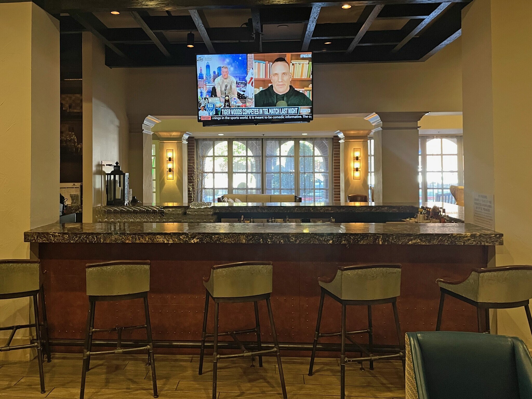 6300 Waterford Blvd, Oklahoma City, OK for lease Building Photo- Image 1 of 9