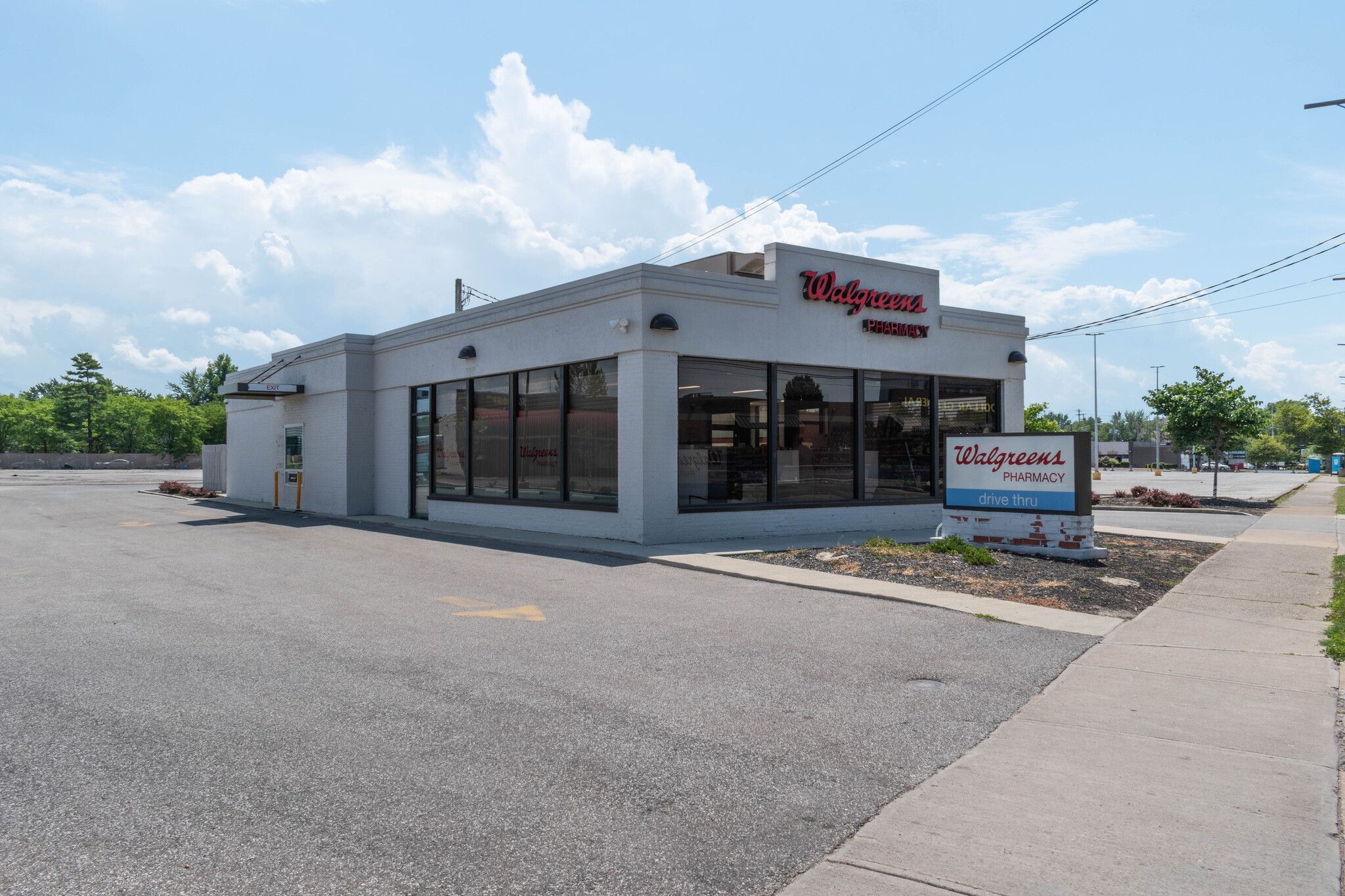 16100 Lakeshore Blvd, Cleveland, OH for sale Building Photo- Image 1 of 6