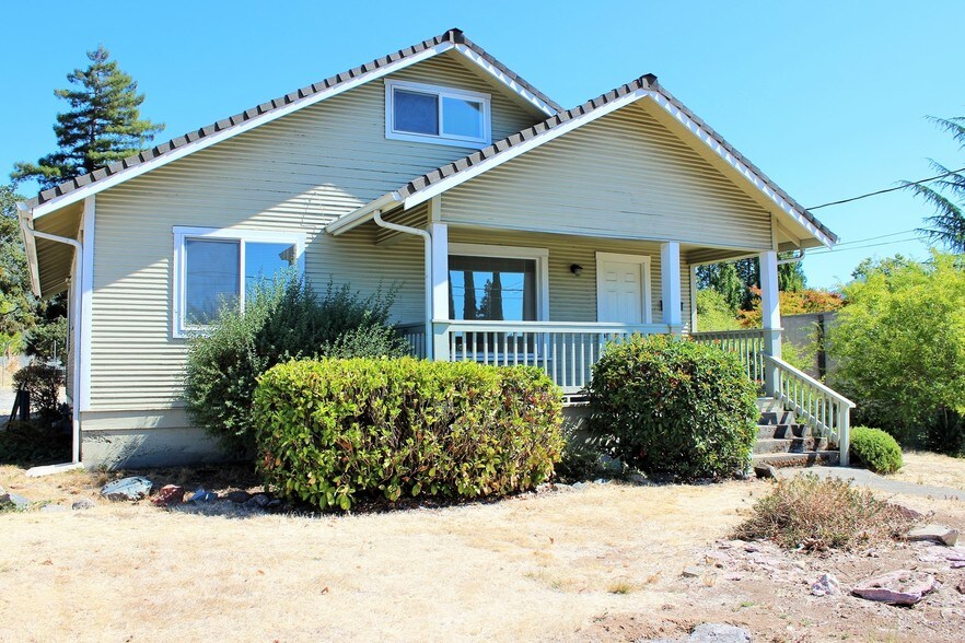 1109 NE 7th St, Grants Pass, OR for sale - Primary Photo - Image 1 of 1