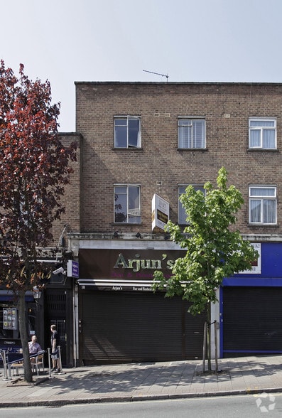 10 Victoria Rd, Ruislip for sale - Building Photo - Image 1 of 1