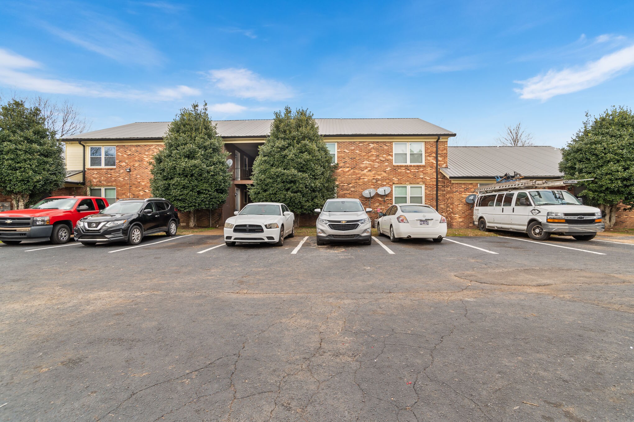 1614 Cypress Dr, Murfreesboro, TN for sale Primary Photo- Image 1 of 1