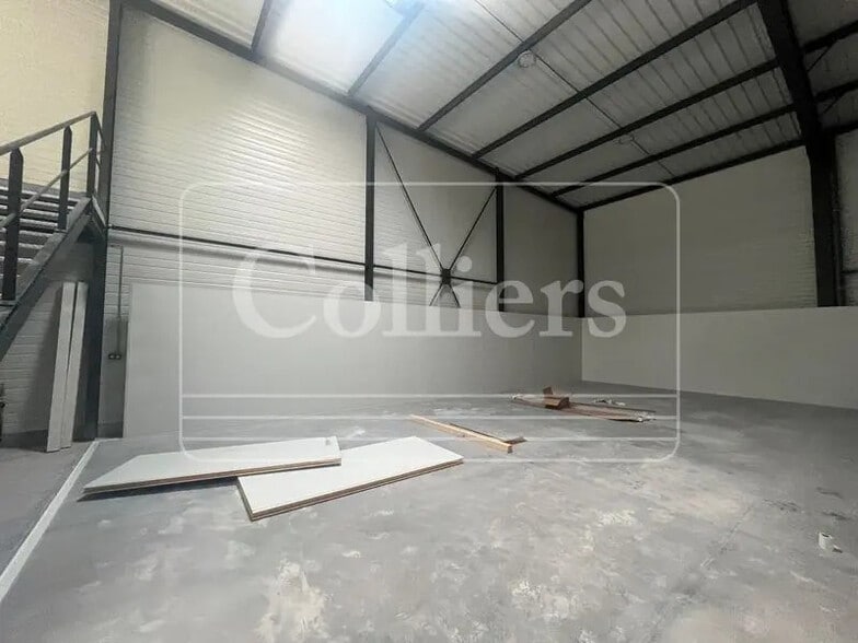 281 Avenue Des Chasseens, Gardanne for lease - Building Photo - Image 2 of 14