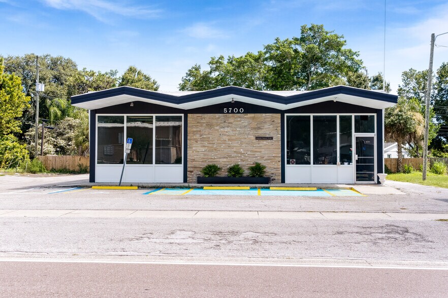 5700 54th Ave N, Kenneth City, FL for sale - Building Photo - Image 1 of 1