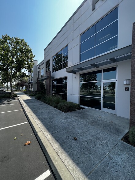 47603-47643 Lakeview Blvd, Fremont, CA for lease - Building Photo - Image 1 of 7