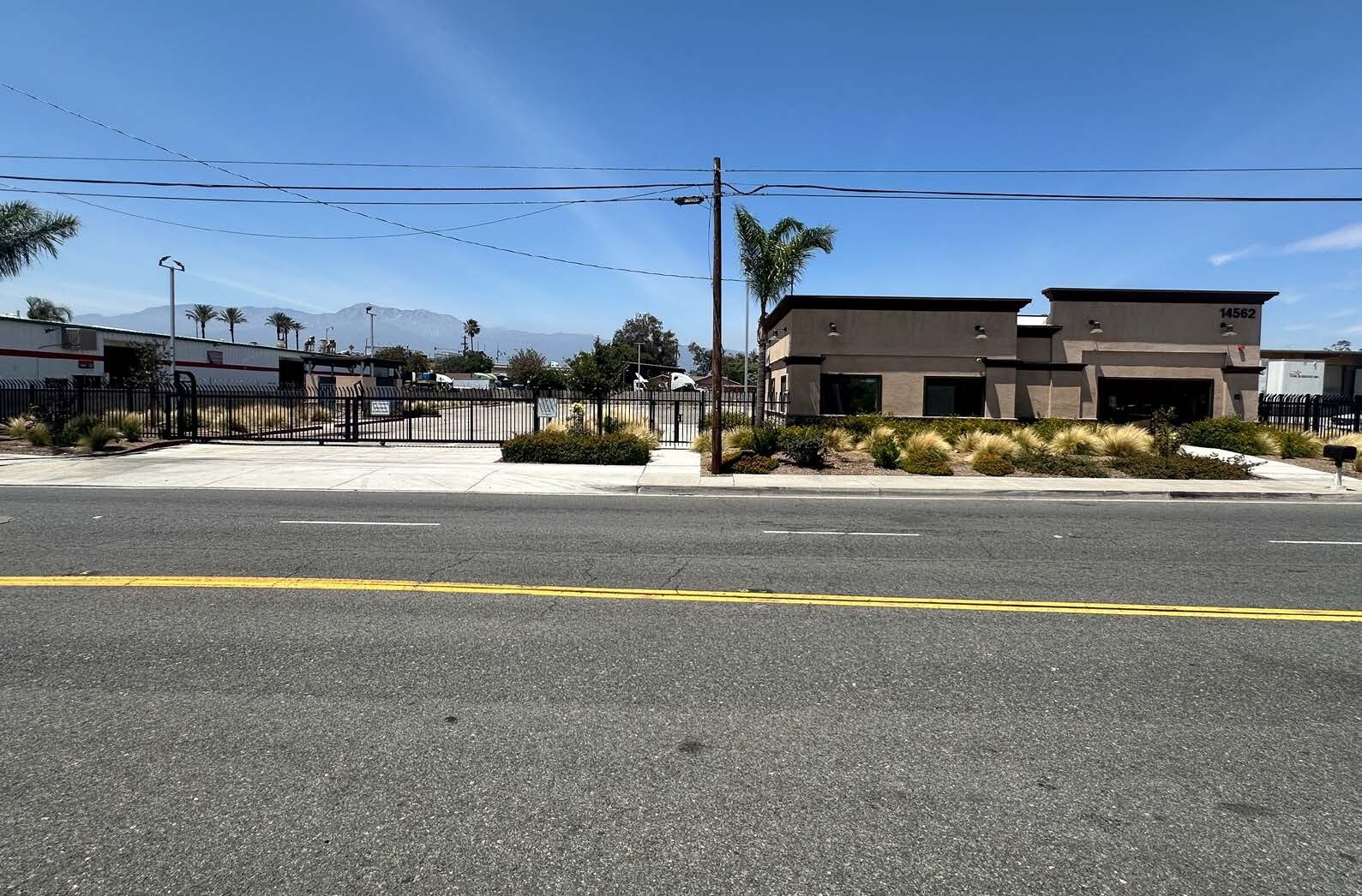 14562 Slover Ave, Fontana, CA for lease Building Photo- Image 1 of 6