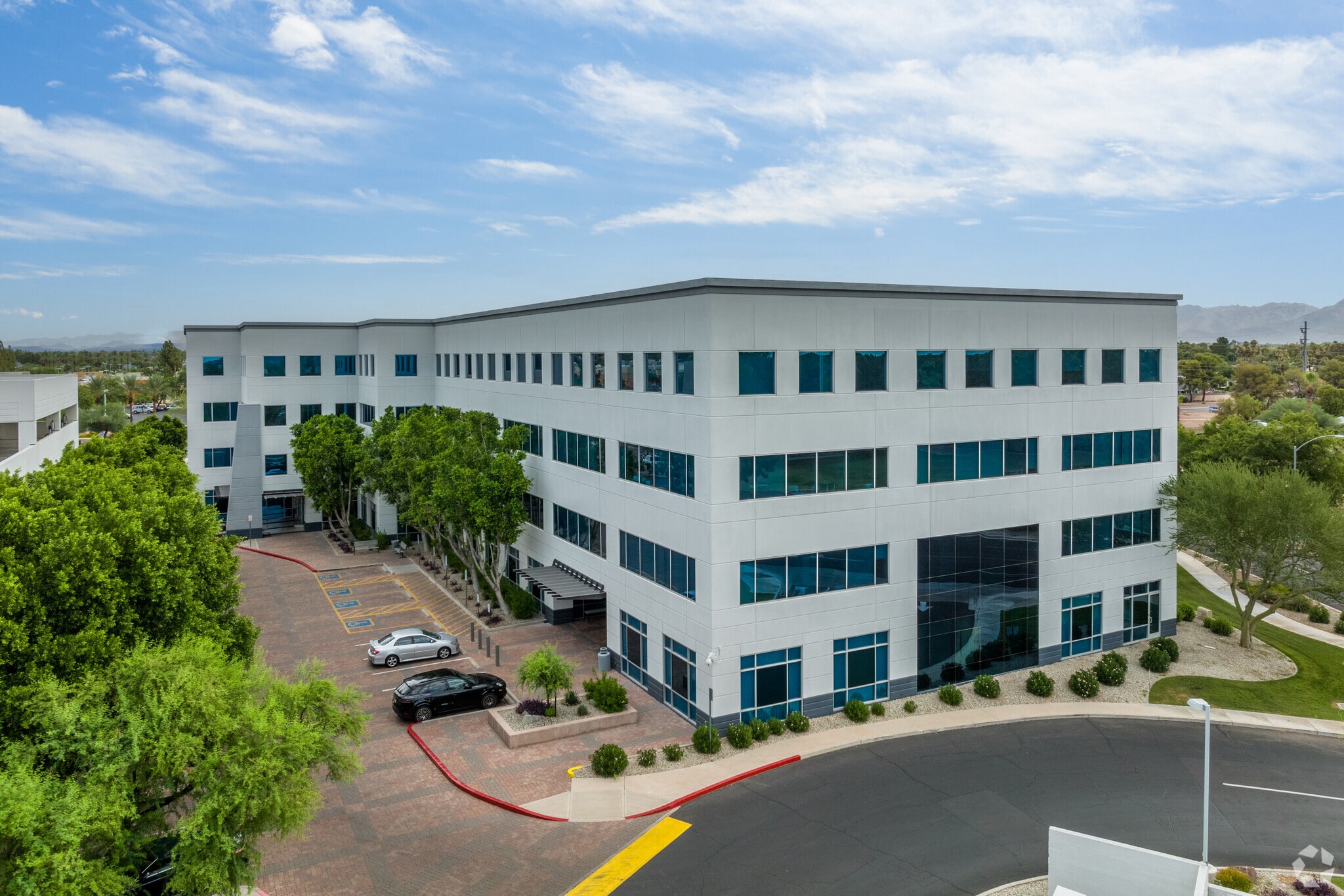 4835 E Cactus Rd, Scottsdale, AZ 85254 Paradise Valley Corporate